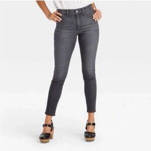 Universal Thread Gray High Rise Skinny Jeans Size 6 / 28R